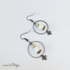 Belles boucles d'oreilles originales pour femme avec des perles en pierre