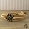 bracelet fleur bronze suédine beige