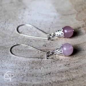 Boucles d'oreilles pendantes perle rose