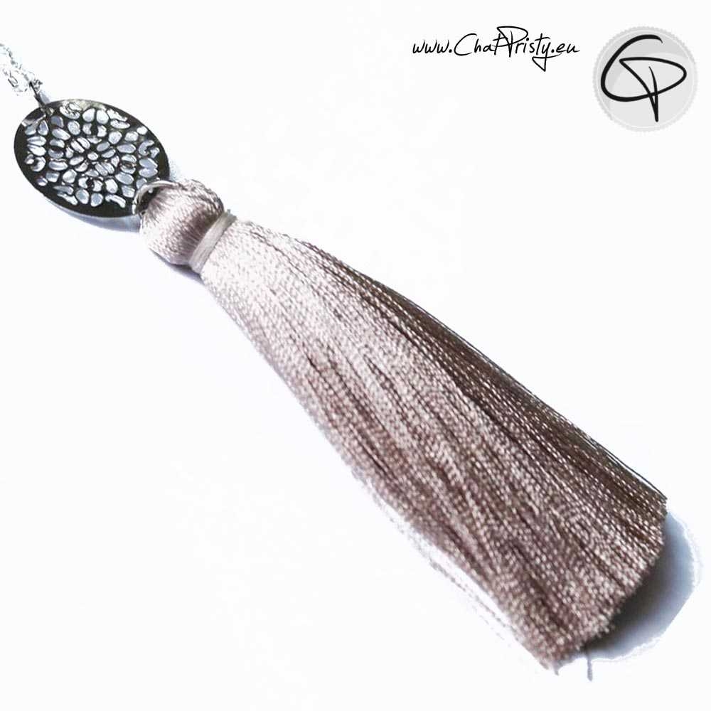 Pendentif femme original estampe filigrane pompon marron clair